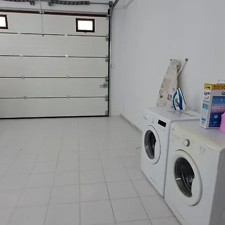 Spacious Getaway In With Terrace & Garage Holiday home *