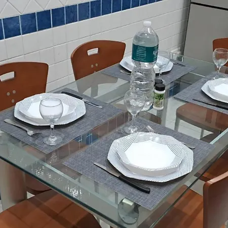 Spacious Getaway In With Terrace & Garage