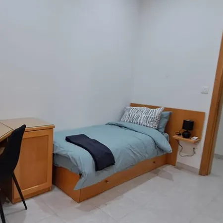Casa vacanze Spacious Getaway In With Terrace & Garage