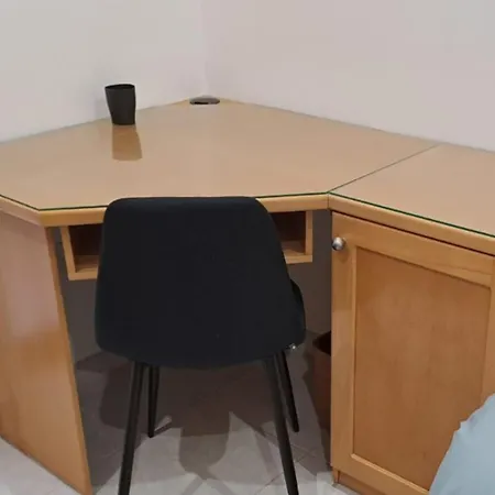 Spacious Getaway In With Terrace & Garage 度假居 *