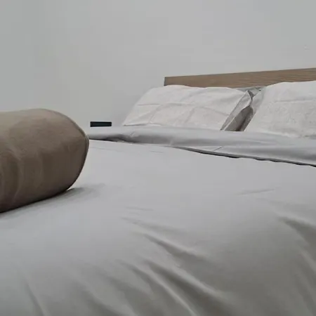 Spacious Getaway In With Terrace & Garage * Attard