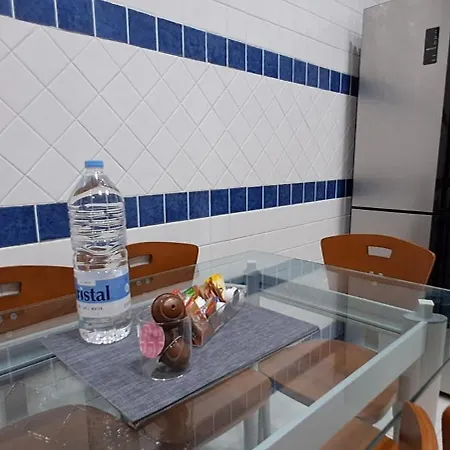 Spacious Getaway In With Terrace & Garage