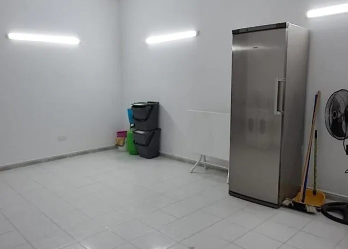 Spacious Getaway In With Terrace & Garage Attard