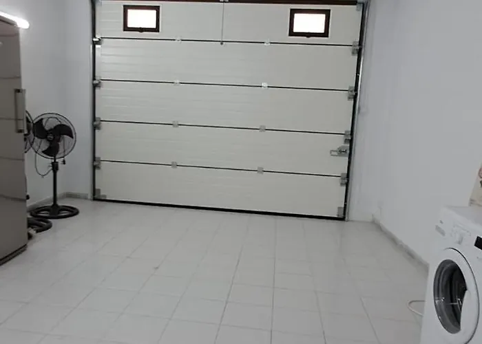 Spacious Getaway In With Terrace & Garage * Attard