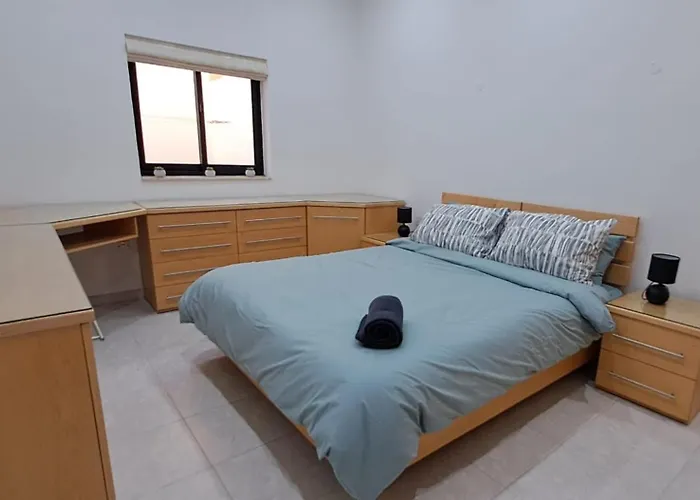 Spacious Getaway In With Terrace & Garage Attard