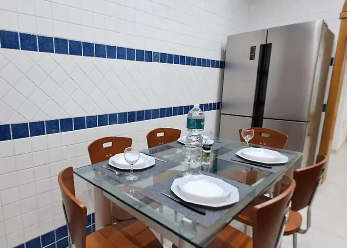 Spacious Getaway In With Terrace & Garage Case de vacanță *