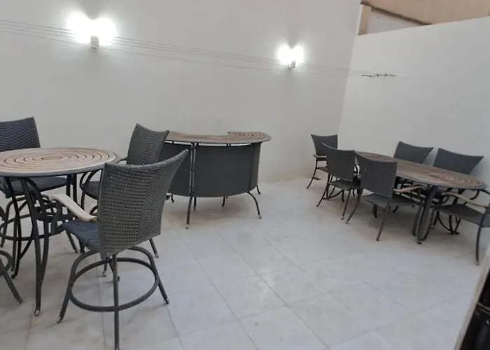 Spacious Getaway In With Terrace & Garage * Attard