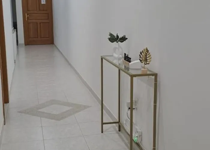 Spacious Getaway In With Terrace & Garage * Attard